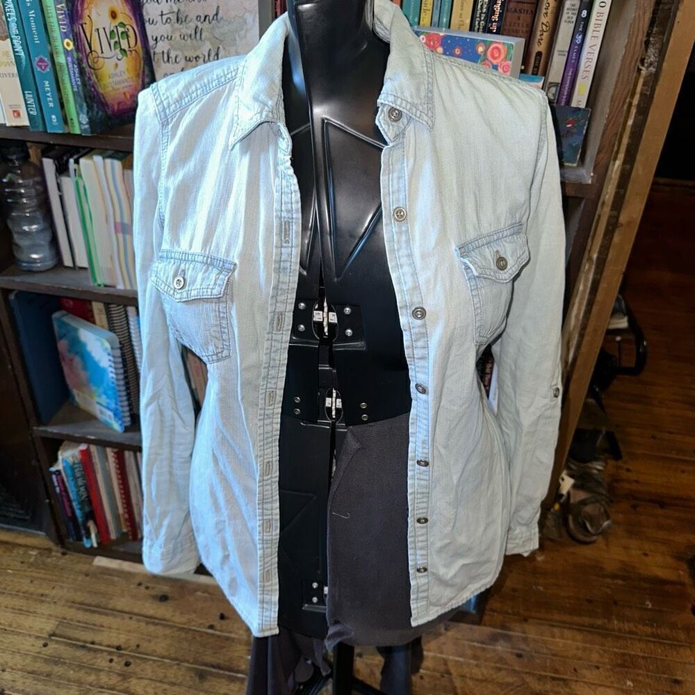 Sonoma distressed light wash button down XS shirt